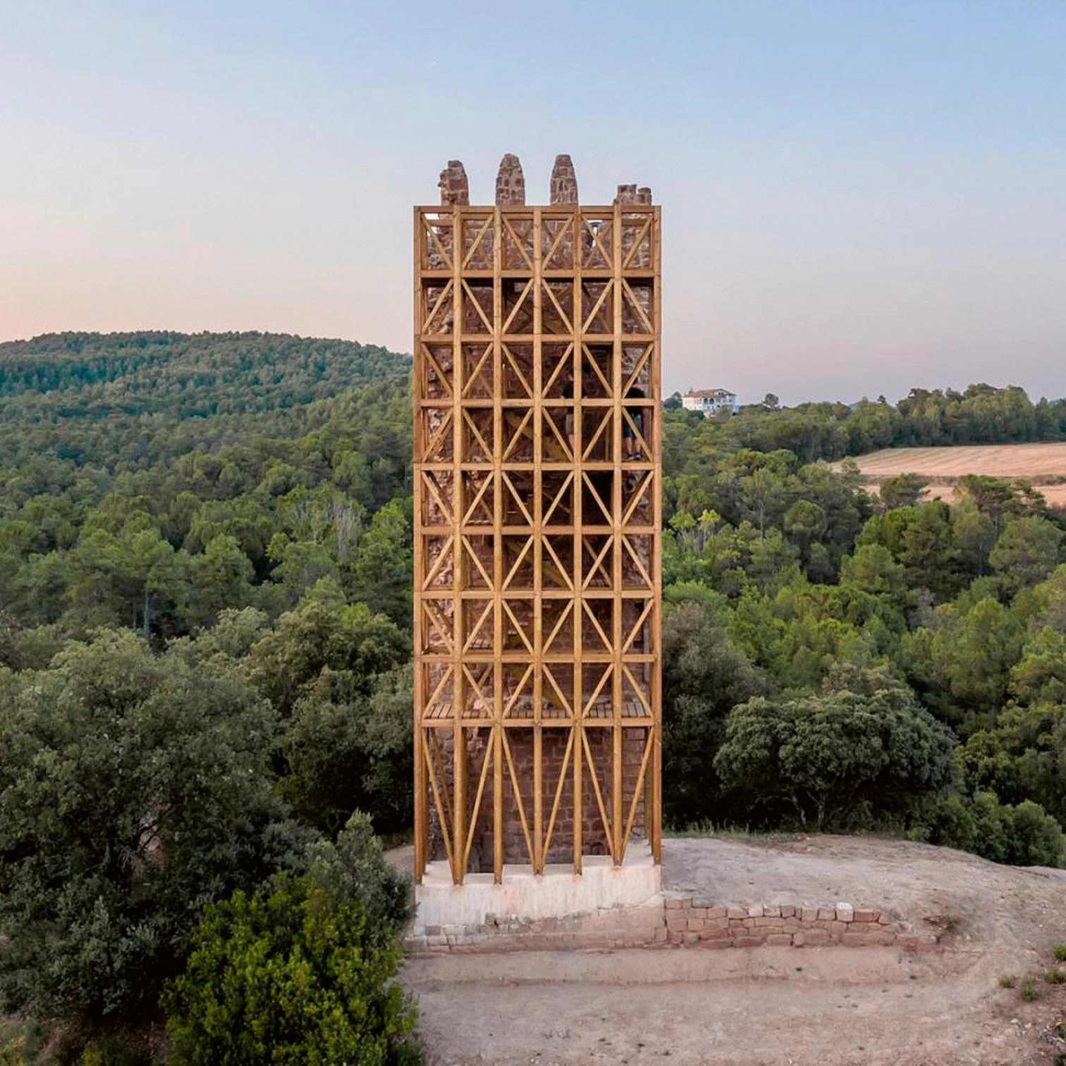 Carles Enrich Studio, torre histórica