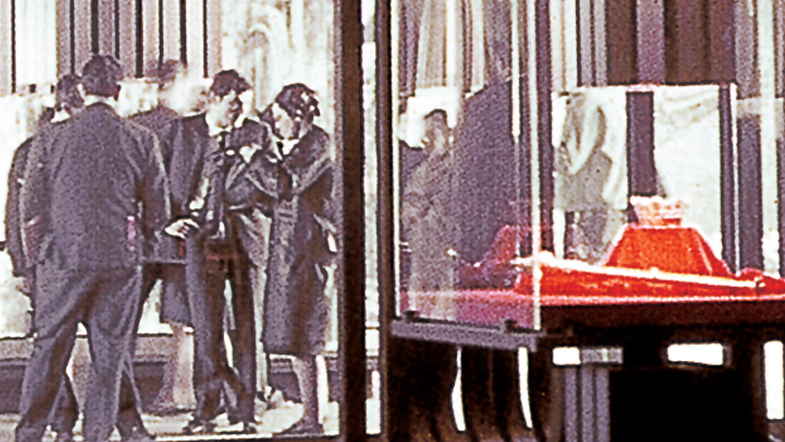 De París a Hannover, pabellones de exposición