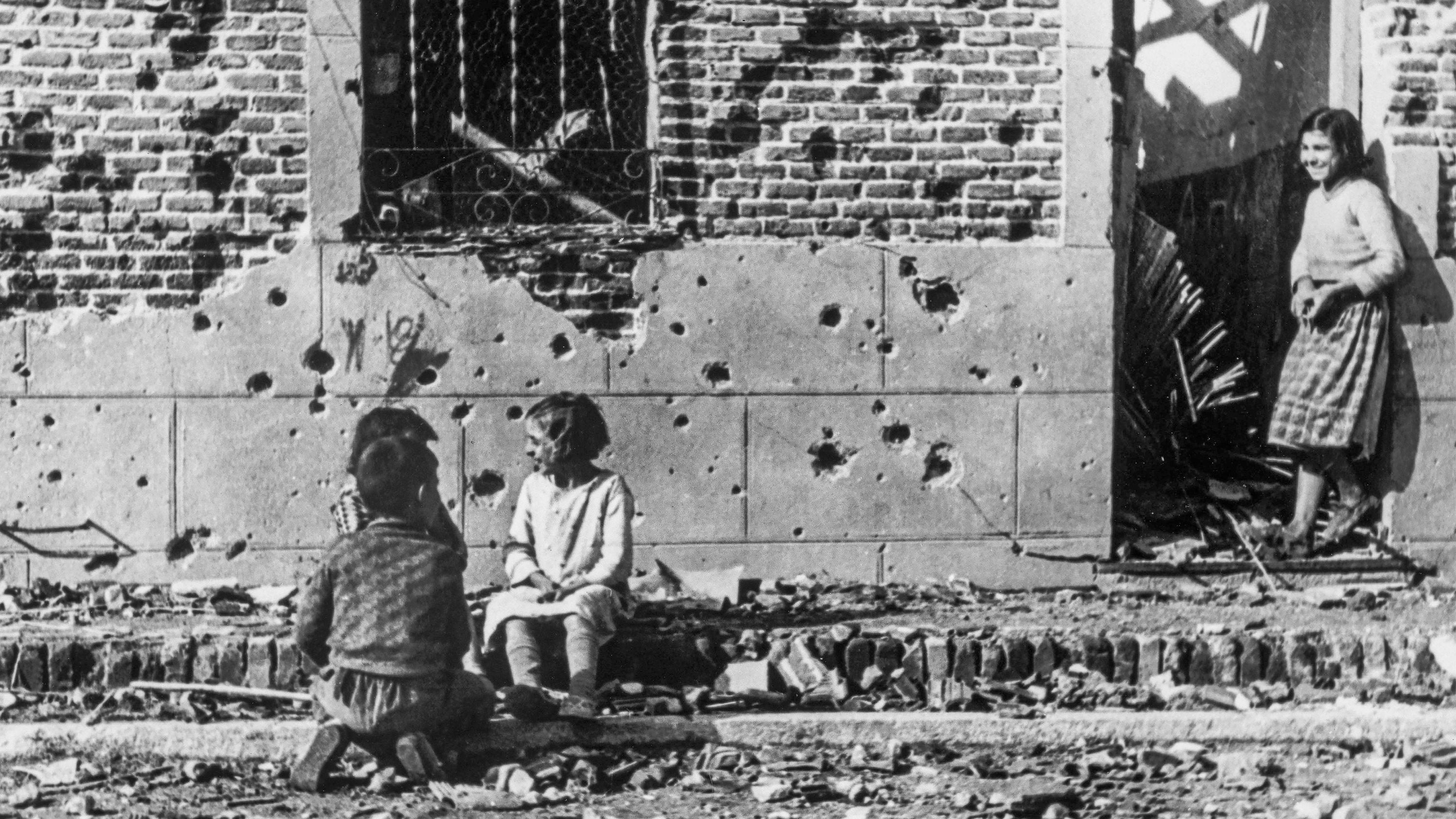 Robert Capa at Círculo de Bellas Artes