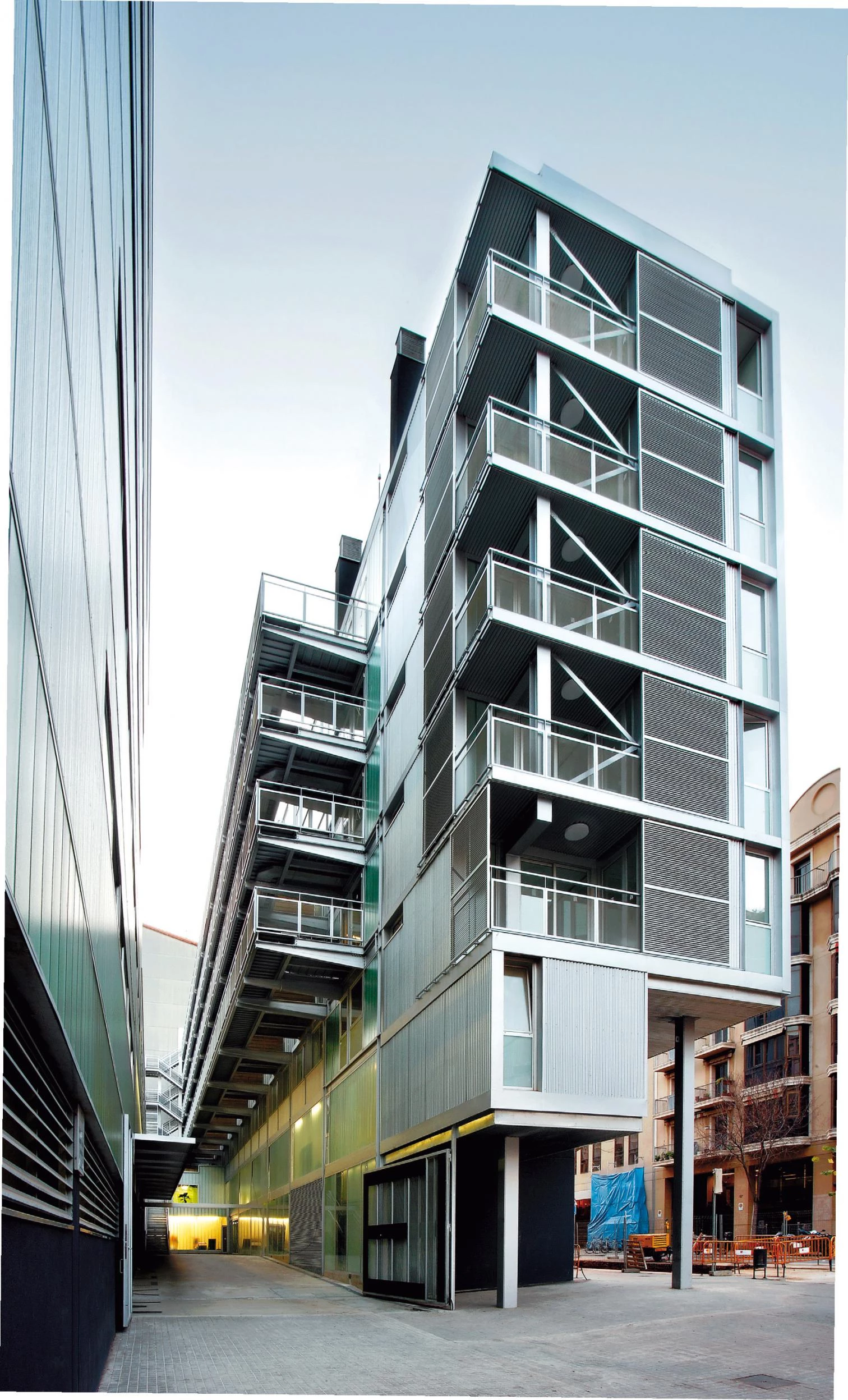 Viviendas escuela y guardería, Barcelona