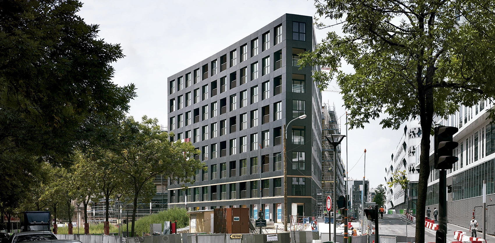 40 viviendas y comercio