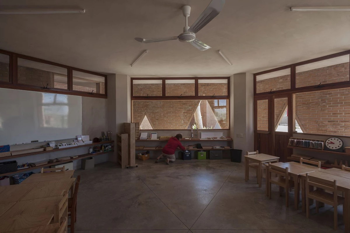 EPArquitectos + Macías Peredo, Colegio María Montessori en Mazatlán