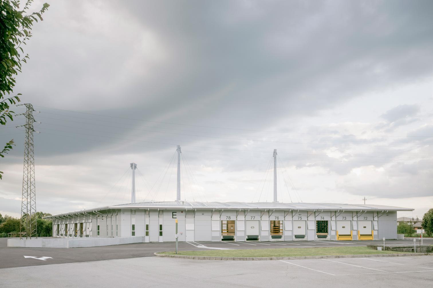 Almacén logístico para D.B. Group en Montebelluna