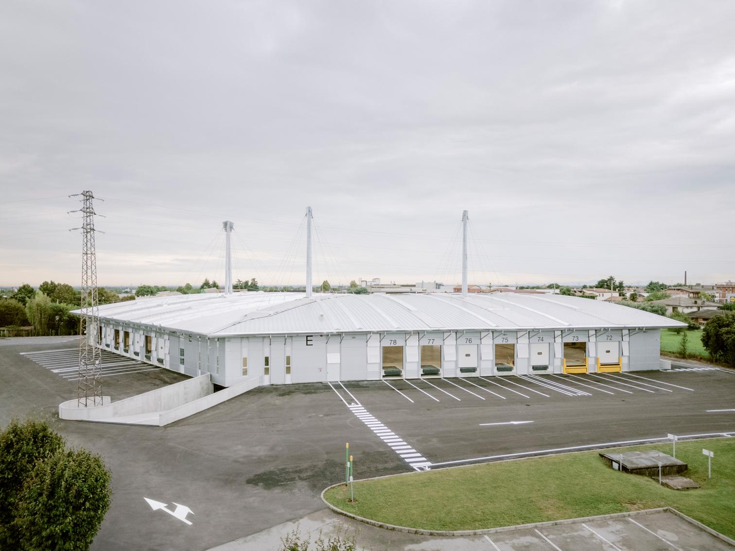 Almacén logístico para D.B. Group en Montebelluna